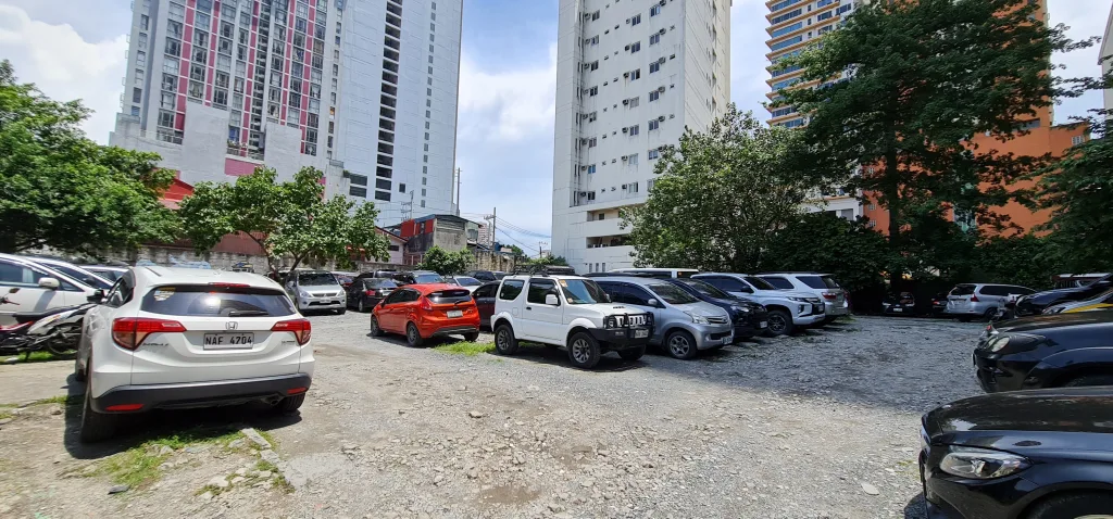Vacant Lot – Leon Guinto, Malate, photo 1