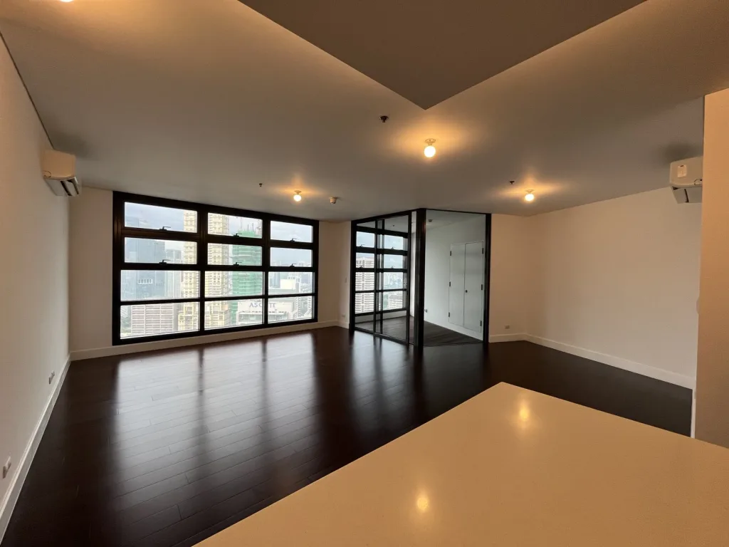 Condominium – Ayala Center, East Street, San Lorenzo, photo 1